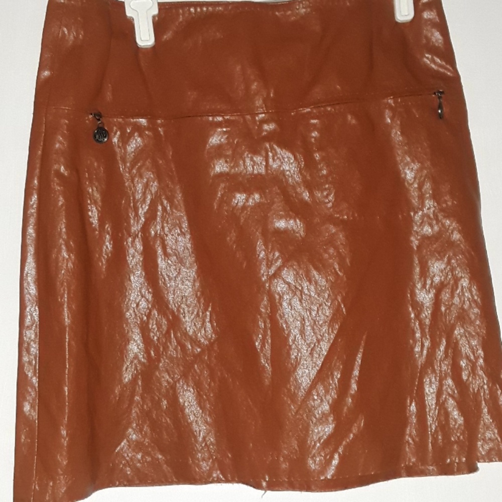 Skirt - Picture 2 of 7